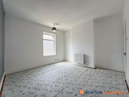 3 bedroom Terraced House for sale in Bowbridge Road, Newark, NG24