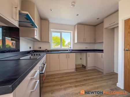 3 bedroom Semi-detached house for sale in Cranmer Road, Newark, NG24