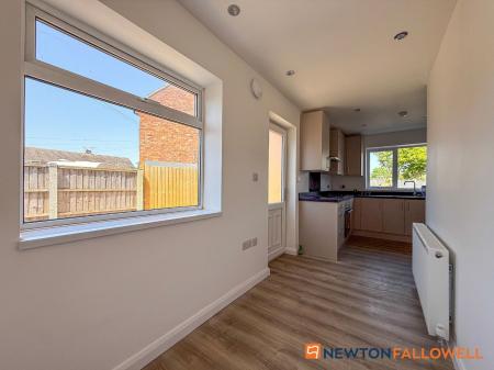 3 bedroom Semi-detached house for sale in Cranmer Road, Newark, NG24