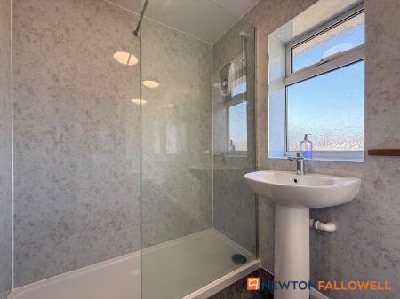 3 bedroom Semi-detached house for sale in Cranmer Road, Newark, NG24