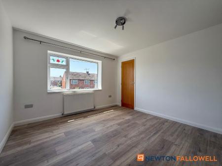 3 bedroom Semi-detached house for sale in Cranmer Road, Newark, NG24