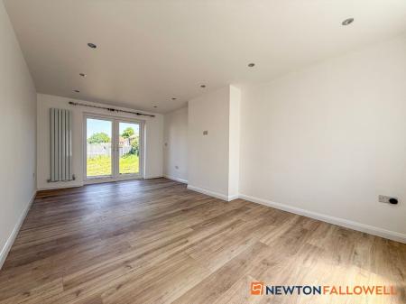 3 bedroom Semi-detached house for sale in Cranmer Road, Newark, NG24