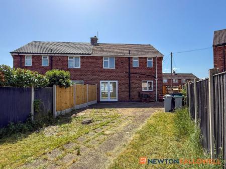 3 bedroom Semi-detached house for sale in Cranmer Road, Newark, NG24