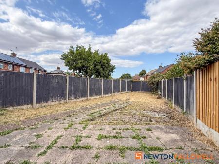 3 bedroom Semi-detached house for sale in Cranmer Road, Newark, NG24