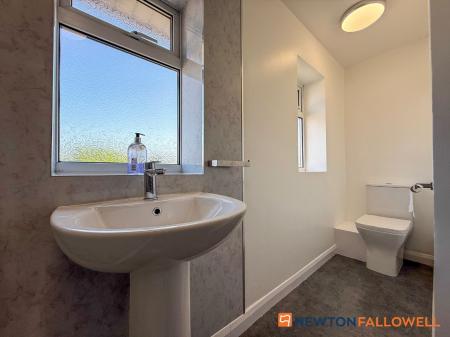3 bedroom Semi-detached house for sale in Cranmer Road, Newark, NG24