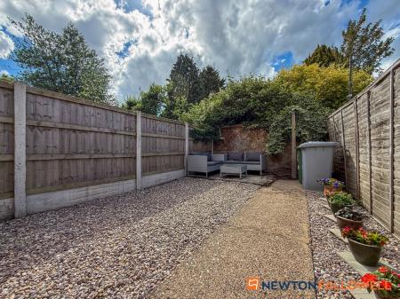 3 bedroom Terraced House for sale in Nicholson Street, Newark, NG24