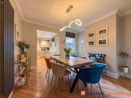 3 bedroom Terraced House for sale in Nicholson Street, Newark, NG24