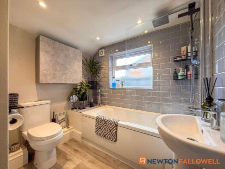 3 bedroom Terraced House for sale in Nicholson Street, Newark, NG24