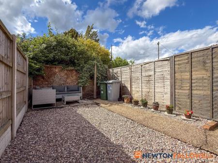 3 bedroom Terraced House for sale in Nicholson Street, Newark, NG24