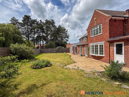 5 bedroom Detached house for sale in Mill Lane, Caunton, NG23