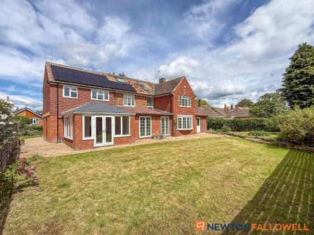 5 bedroom Detached house for sale in Mill Lane, Caunton, NG23