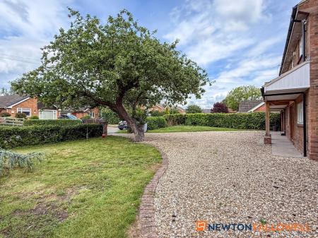 5 bedroom Detached house for sale in Mill Lane, Caunton, NG23