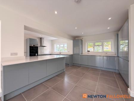 5 bedroom Detached house for sale in Mill Lane, Caunton, NG23