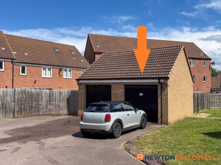 4 bedroom End of terrace house for sale in Lavender Way, Newark, NG24