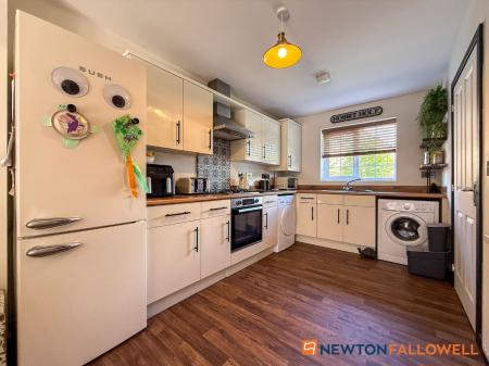 4 bedroom End of terrace house for sale in Lavender Way, Newark, NG24