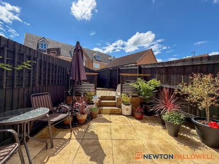 4 bedroom End of terrace house for sale in Lavender Way, Newark, NG24
