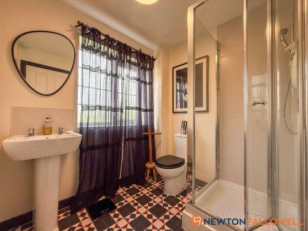 4 bedroom End of terrace house for sale in Lavender Way, Newark, NG24