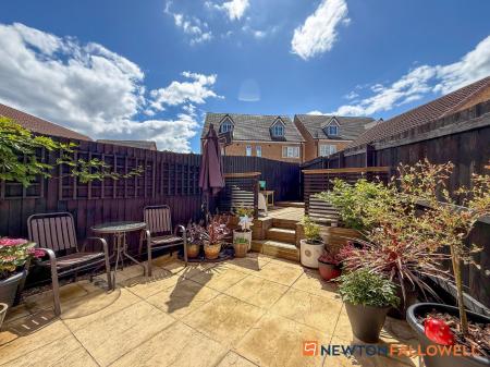 4 bedroom End of terrace house for sale in Lavender Way, Newark, NG24