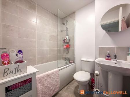2 bedroom Terraced House for sale in Anderby Close, Fernwood, NG24
