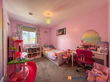 2 bedroom Terraced House for sale in Anderby Close, Fernwood, NG24