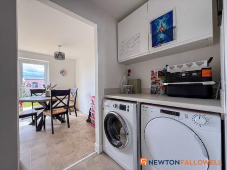 2 bedroom Terraced House for sale in Anderby Close, Fernwood, NG24