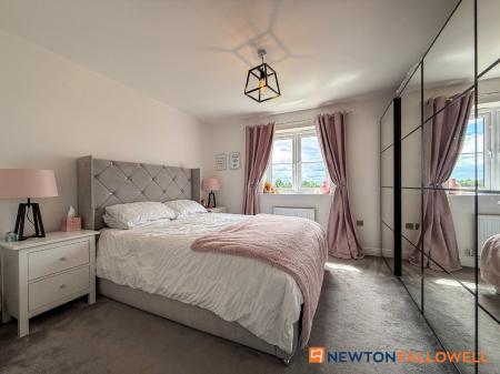 2 bedroom Terraced House for sale in Anderby Close, Fernwood, NG24
