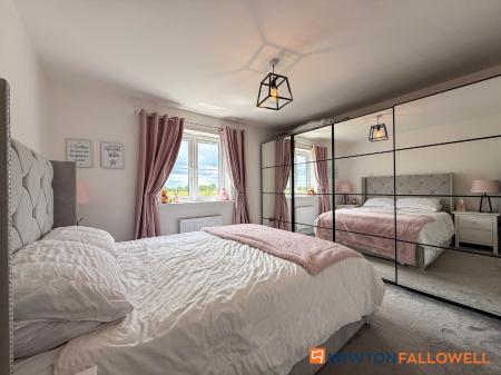 2 bedroom Terraced House for sale in Anderby Close, Fernwood, NG24