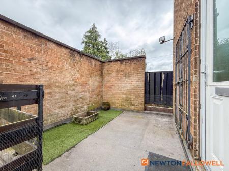 2 bedroom Flat for sale in Wolfit Avenue, Balderton, NG24