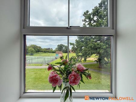 4 bedroom Semi-detached house for sale in Cameron Lane, Fernwood, NG24