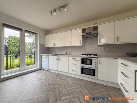 4 bedroom Semi-detached house for sale in Cameron Lane, Fernwood, NG24