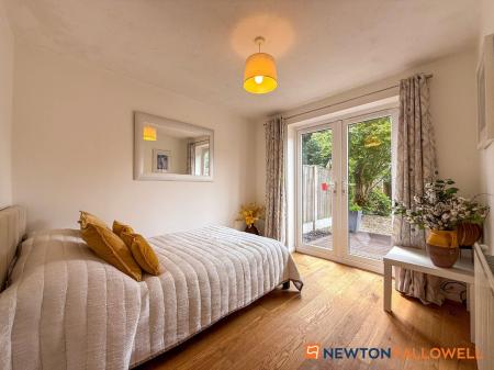 4 bedroom Semi-detached house for sale in Cameron Lane, Fernwood, NG24