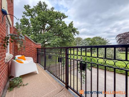 4 bedroom Semi-detached house for sale in Cameron Lane, Fernwood, NG24