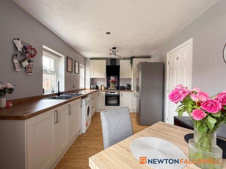 2 bedroom Flat for sale in Goldstraw Lane, Fernwood, NG24