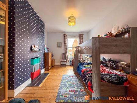 4 bedroom Terraced House for sale in Victoria Street, Newark, NG24