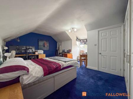 4 bedroom Terraced House for sale in Victoria Street, Newark, NG24