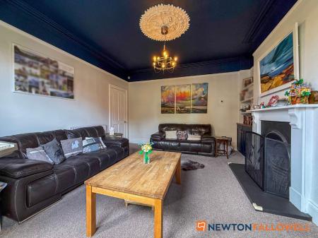 4 bedroom Terraced House for sale in Victoria Street, Newark, NG24