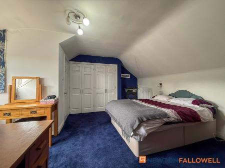 4 bedroom Terraced House for sale in Victoria Street, Newark, NG24