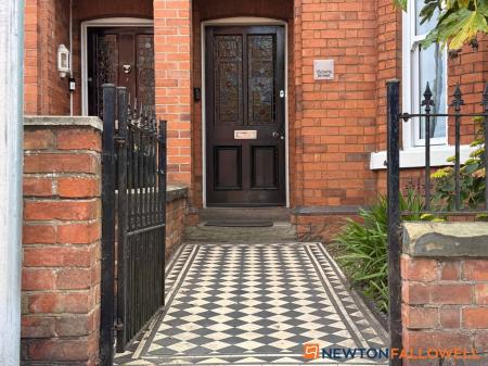 4 bedroom Terraced House for sale in Victoria Street, Newark, NG24