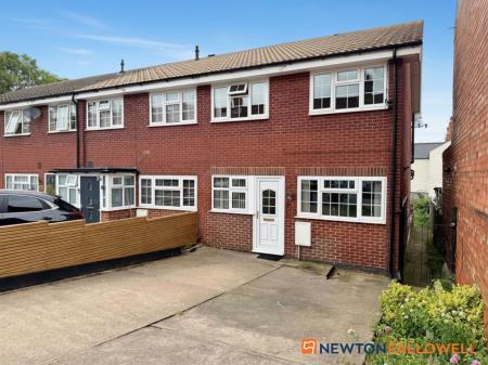 3 bedroom End of terrace house for sale in Barnby Gate, Newark, NG24