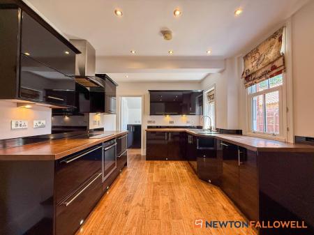 2 bedroom Semi-detached house for sale in Palmer Road, Sutton-On-Trent, NG23