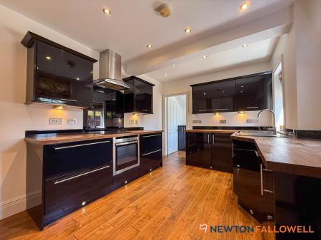 2 bedroom Semi-detached house for sale in Palmer Road, Sutton-On-Trent, NG23