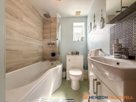 2 bedroom Detached house for sale in Winthorpe Road, Newark, NG24