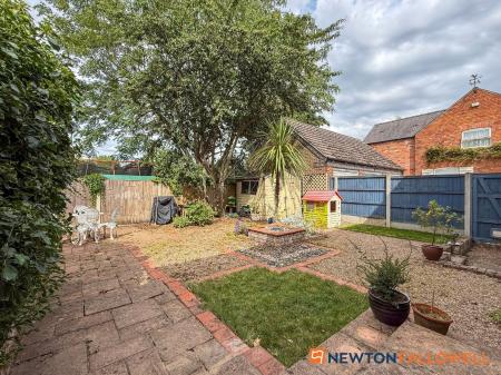 2 bedroom Detached house for sale in Winthorpe Road, Newark, NG24