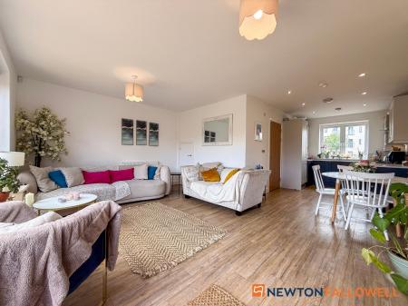 3 bedroom Town house for sale in Stadium Avenue, Newark, NG24