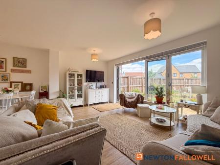 3 bedroom Town house for sale in Stadium Avenue, Newark, NG24
