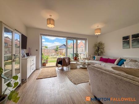 3 bedroom Town house for sale in Stadium Avenue, Newark, NG24