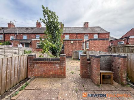 2 bedroom Terraced House for sale in Barnby Gate, Newark, NG24