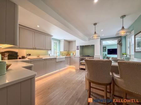 4 bedroom Detached house for sale in Main Street, Balderton, NG24
