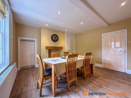 4 bedroom Detached house for sale in Main Street, Balderton, NG24