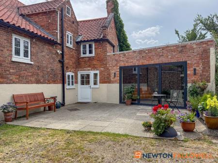 4 bedroom Detached house for sale in Main Street, Balderton, NG24